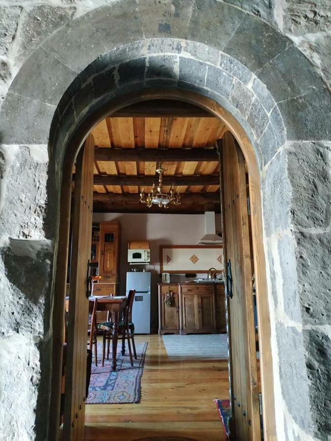 Hye Aspet Հայ Ասպետ Guiumri Exterior foto